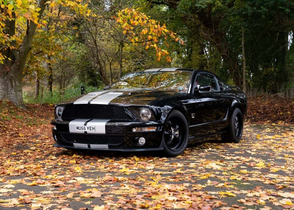 Ford Mustang v 2005 черный